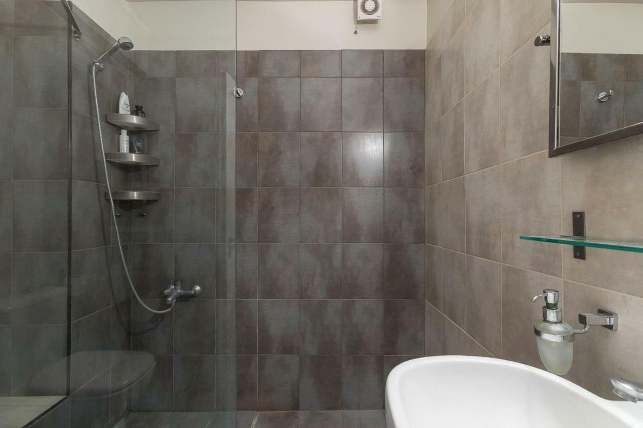 Spacious & Modern Flat In Heart Of Athén Kültér fotó